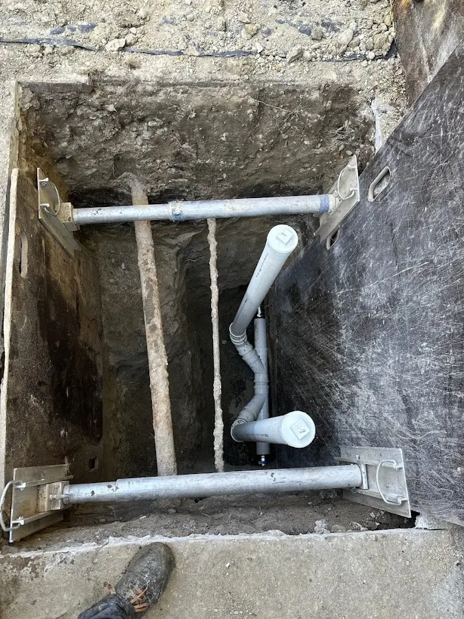 Experienced plumber completing Drain Cleaning work in Villa Ridge